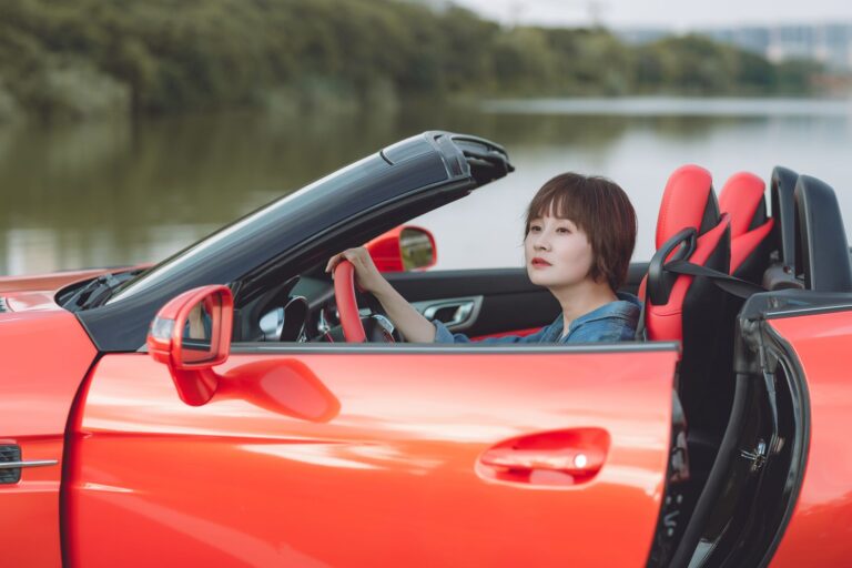 Oszczędne auto miejskie do 30 tysięcy złotych – zestawienie modeli z niskim spalaniem