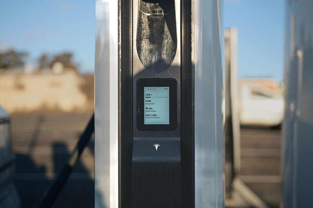 Zbliżenie na stację ładowania samochodów elektrycznych w Australii